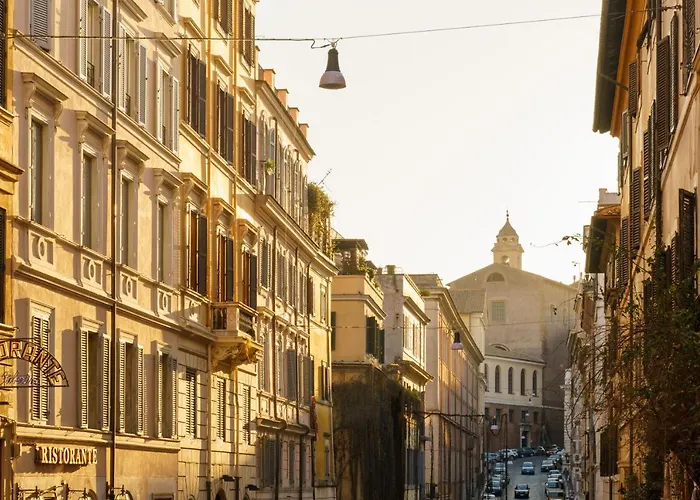 Storico Vicinissimo Al Colosseo